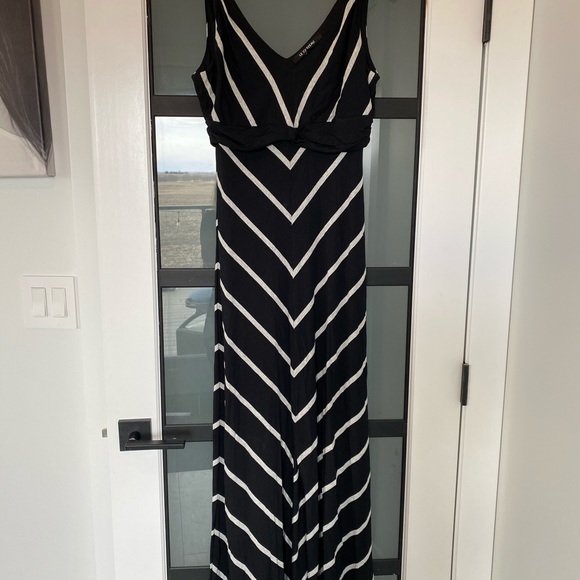 Long pretty dress - Picture 4 of 4